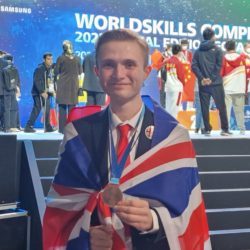 Lewis from United Kingdom